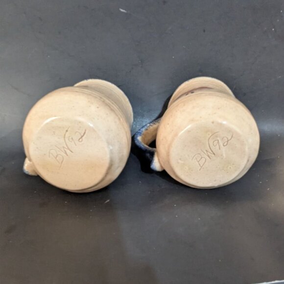 Handmade Stoneware Pottery Mugs Pair Red Heart Blue Trim Rustic Kitchen BW92 - Picture 4 of 7